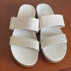 Sperry Women's off White and Silver Sandals